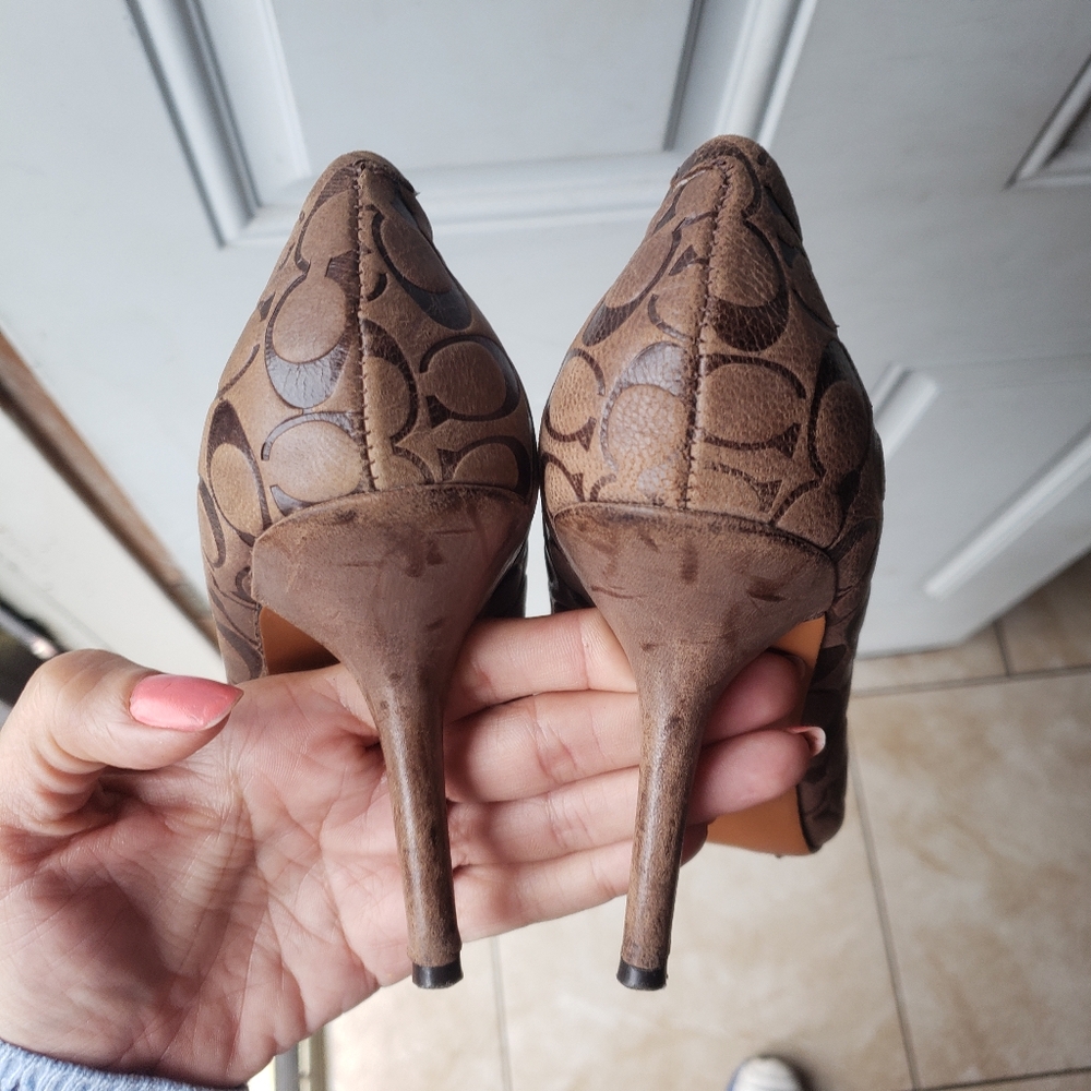 COACH Luca Signature Jacquard Monogram Brown Tan Leather Pointed Toe Pumps Sz 7 - Picture 8 of 15